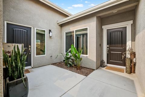 1653 Brightside St, Tulare, CA 93274 photo 4