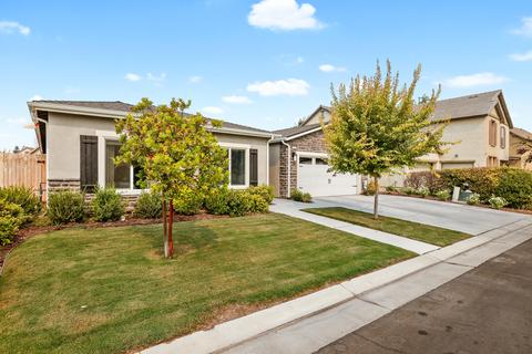 1653 Brightside St, Tulare, CA 93274 photo 3