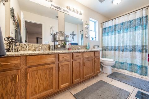 1718 E Monte Verde Ave, Visalia, CA 93292 photo 20