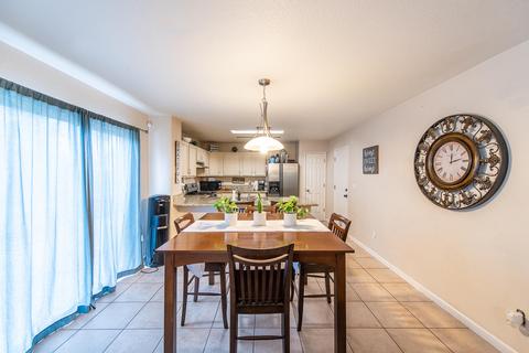1718 E Monte Verde Ave, Visalia, CA 93292 photo 9
