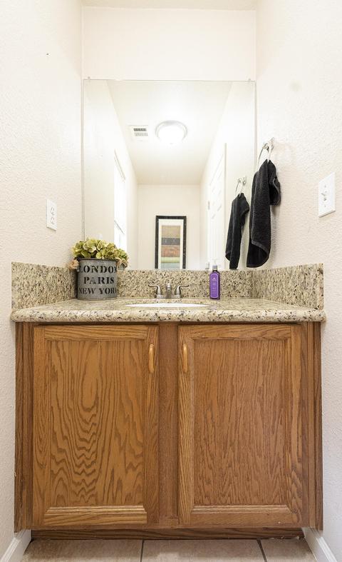1718 E Monte Verde Ave, Visalia, CA 93292 photo 14
