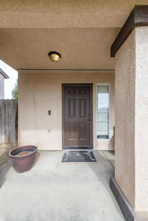 1718 E Monte Verde Ave, Visalia, CA 93292 photo 2