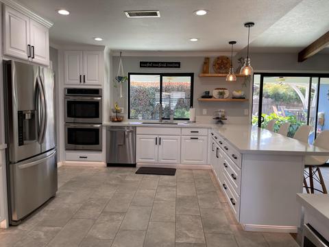2207 E Hillcrest Ave, Visalia, CA 93292 photo 2
