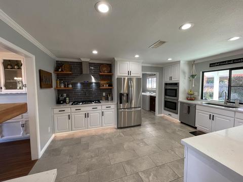 2207 E Hillcrest Ave, Visalia, CA 93292 photo 16