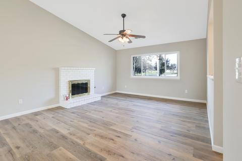 1541 E Cypress Ave, Tulare, CA 93274 photo 4