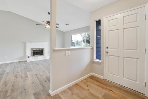 1541 E Cypress Ave, Tulare, CA 93274 photo 3