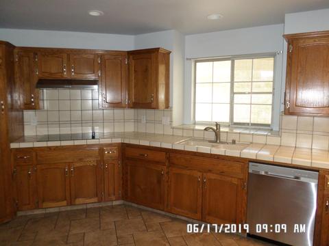 1006 E Cambridge Ave, Visalia, CA 93292 photo 6