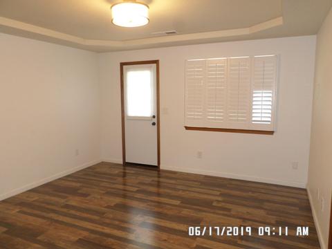 1006 E Cambridge Ave, Visalia, CA 93292 photo 9