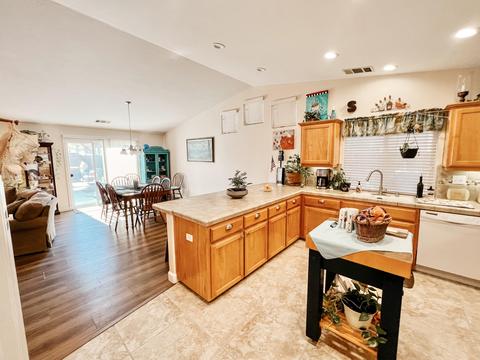 1559 Big Sur Dr, Lemoore, CA 93245 photo 8