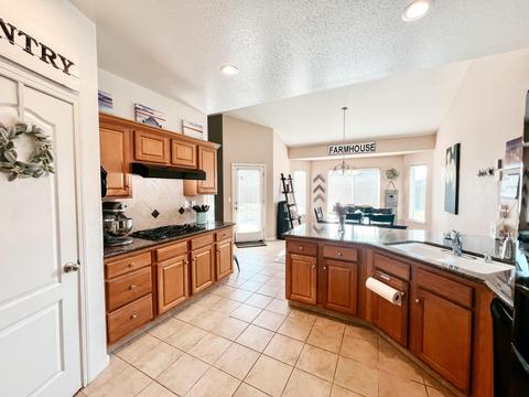 1113 Avalon Dr, Lemoore, CA 93245 photo 15
