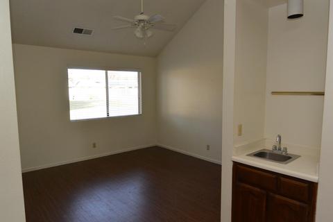 1952 E Harold Ave, Visalia, CA 93292 photo 7