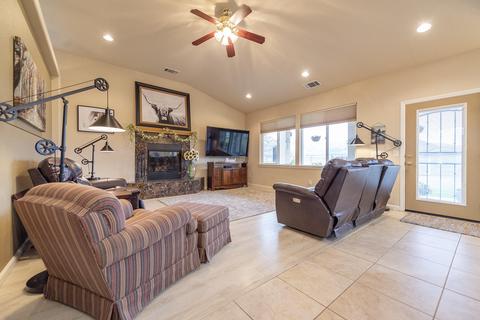 30740 Mehrten Dr, Exeter, CA 93221 photo 2