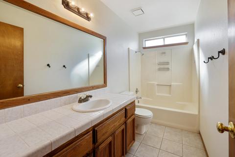 4615 W Iris Ave, Visalia, CA 93277 photo 22