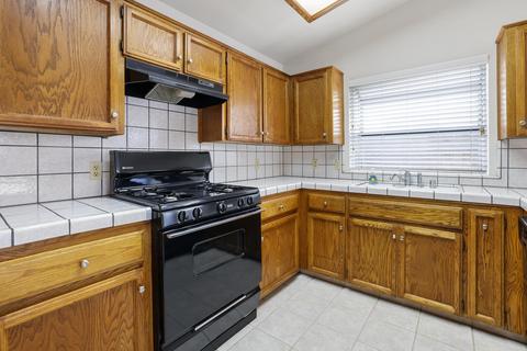4615 W Iris Ave, Visalia, CA 93277 photo 12