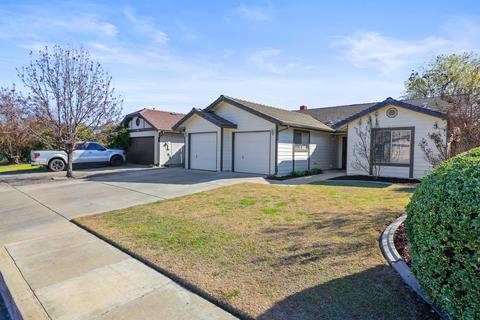 4615 W Iris Ave, Visalia, CA 93277 photo 2