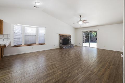 4615 W Iris Ave, Visalia, CA 93277 photo 7