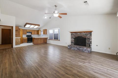 4615 W Iris Ave, Visalia, CA 93277 photo 8