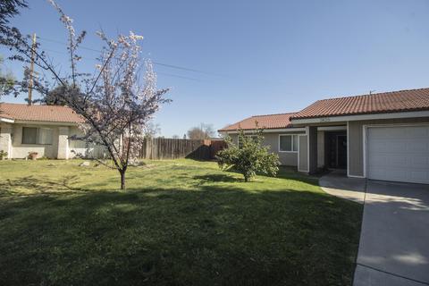 2823 E Vine Ave, Visalia, CA 93292 photo 2