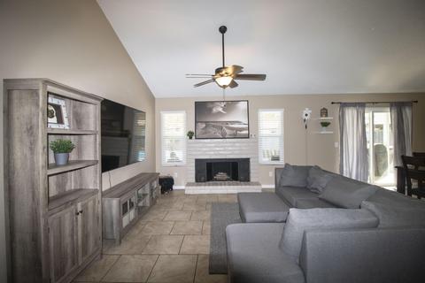 2823 E Vine Ave, Visalia, CA 93292 photo 12