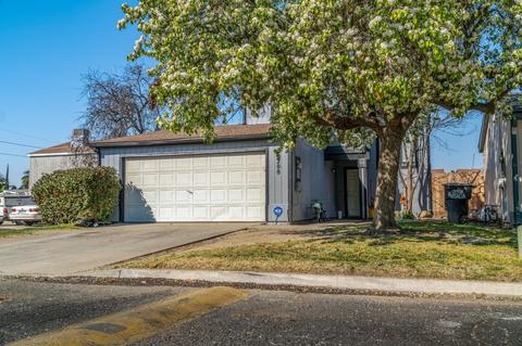 208 Elowin Ct, Visalia, CA 93291 photo 2