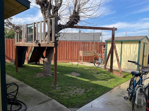 1629 E Cheryl Ln, Tulare, CA 93274 photo 18