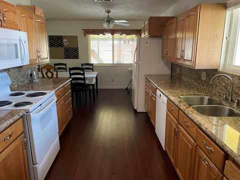 1629 E Cheryl Ln, Tulare, CA 93274 photo 3