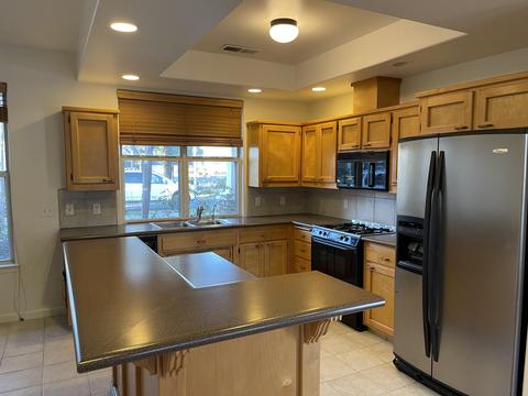539 E Modoc Ave, Visalia, CA 93292 photo 3