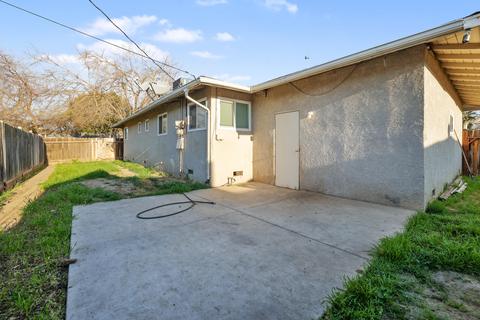 956 W 24th St, Merced, CA 95340 photo 23
