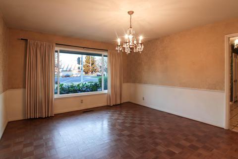 325 E Pleasant Ave, Tulare, CA 93274 photo 5