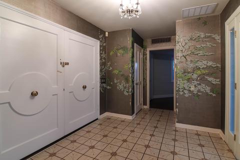 325 E Pleasant Ave, Tulare, CA 93274 photo 4