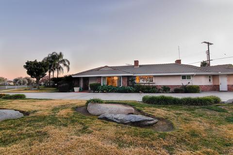 325 E Pleasant Ave, Tulare, CA 93274 photo 2