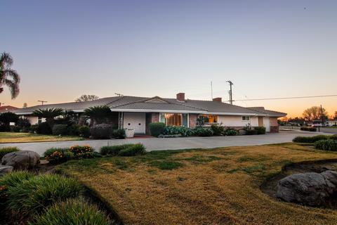 325 E Pleasant Ave, Tulare, CA 93274 photo 1