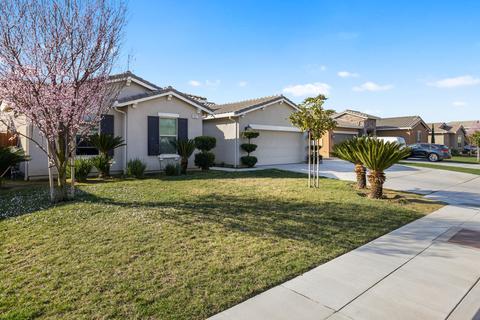 991 E Skylar Ave, Fowler, CA 93625 photo 2