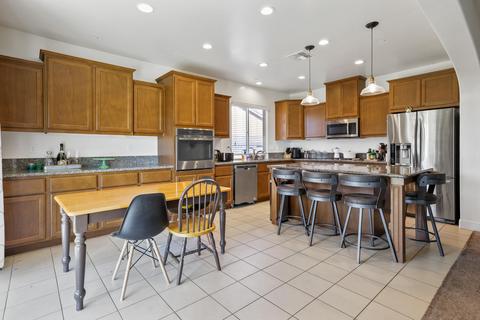 991 E Skylar Ave, Fowler, CA 93625 photo 22