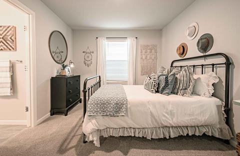 905 E Cameron Ave, Visalia, CA 93292 photo 15