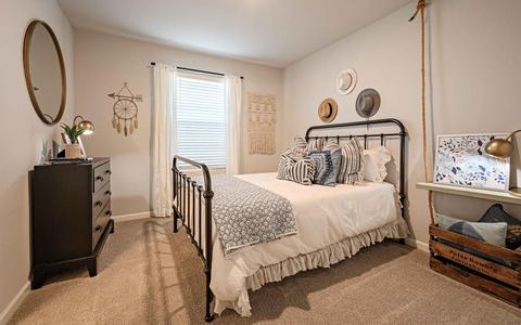 905 E Cameron Ave, Visalia, CA 93292 photo 14