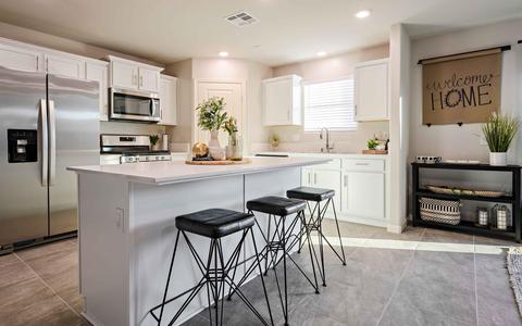 905 E Cameron Ave, Visalia, CA 93292 photo 2