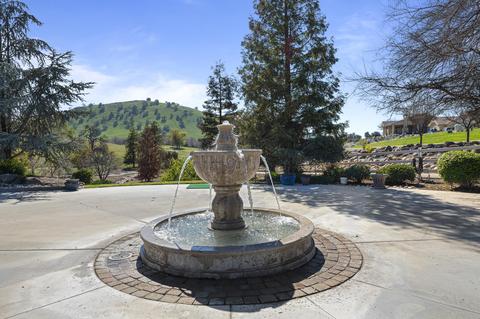 31794 Mill Dr, Springville, CA 93265 photo 2
