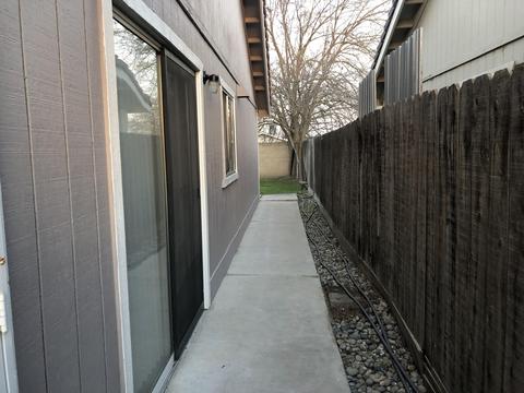 979 Robin Ct, Hanford, CA 93230 photo 4