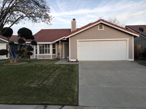 979 Robin Ct, Hanford, CA 93230 photo 2