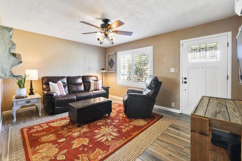 609 E Laurel Ave, Visalia, CA 93292 photo 5