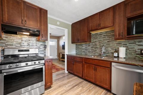 609 E Laurel Ave, Visalia, CA 93292 photo 8