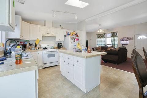 565 N State St, Earlimart, CA 93219 photo 11