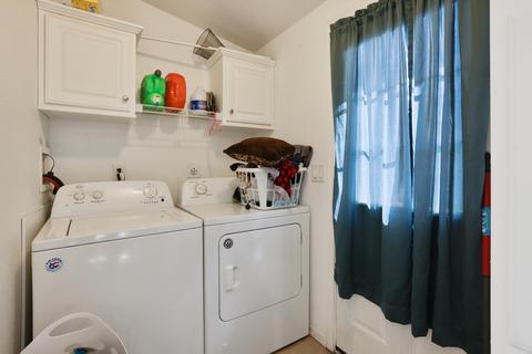 565 N State St, Earlimart, CA 93219 photo 23