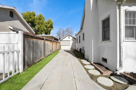 968 E Sycamore Ave, Tulare, CA 93274 photo 6