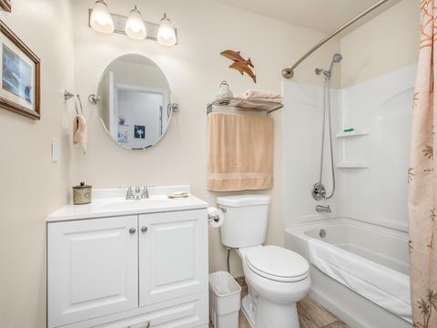 65 W Spring Ln, Lemoore, CA 93245 photo 17