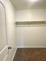 607 W Walnut Ave, Visalia, CA 93277 photo 6