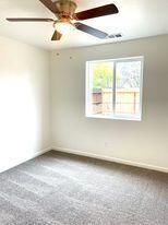 607 W Walnut Ave, Visalia, CA 93277 photo 9