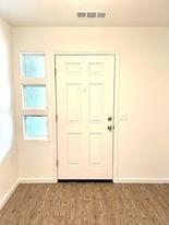 607 W Walnut Ave, Visalia, CA 93277 photo 11