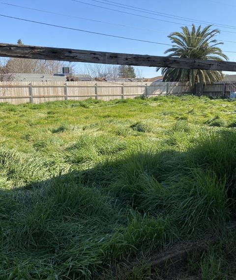 856 S Latimer St, Tulare, CA 93274 photo 2